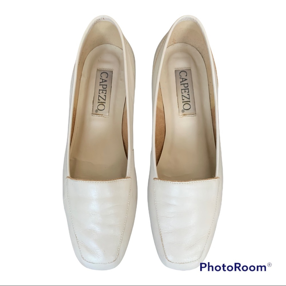 Capezio Women’s Leather Skimmer Loafer Flats Off-White Bone 9M